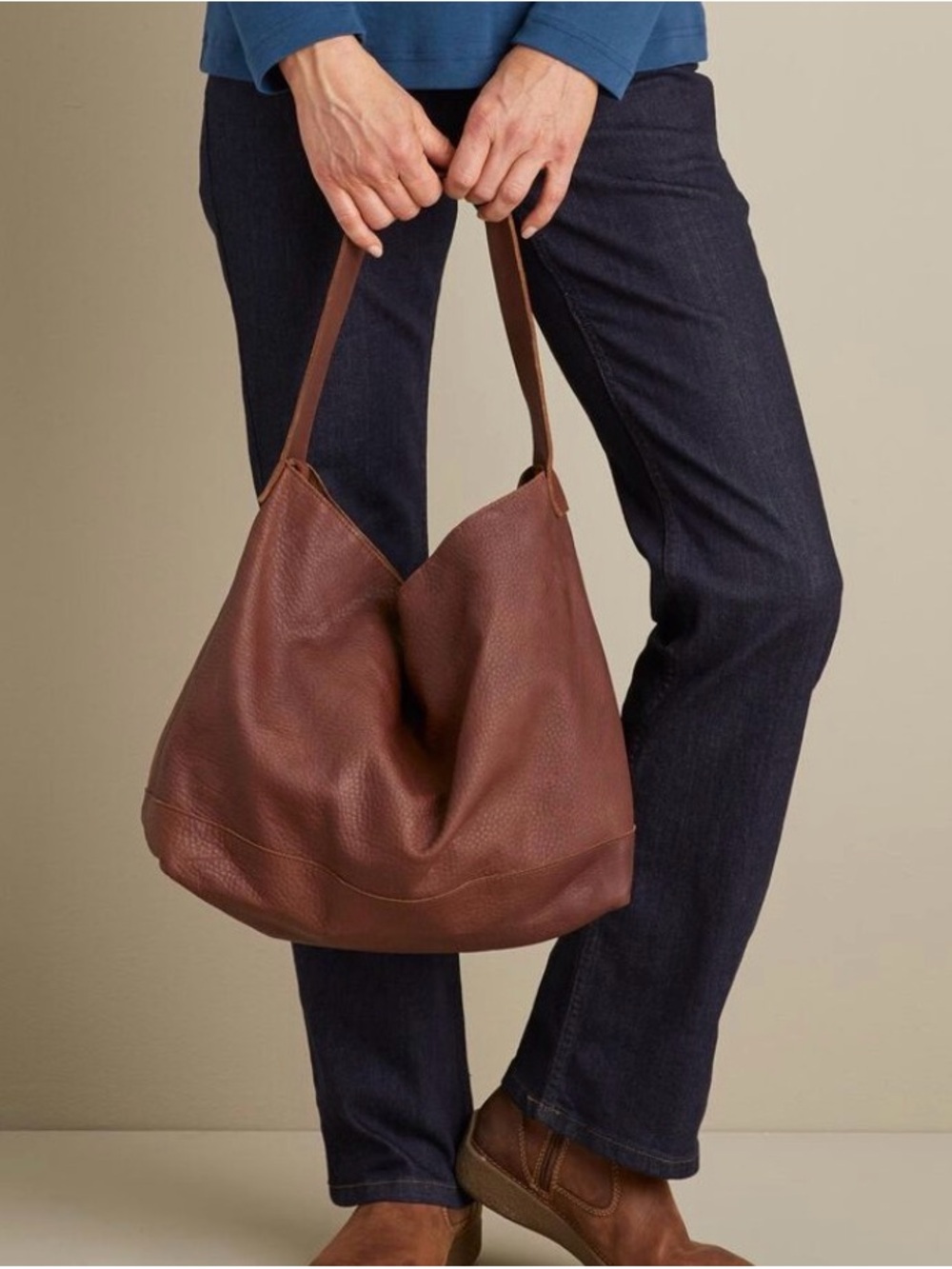 Duluth Trading Co Lifetime Brown Leather Slouch Bag